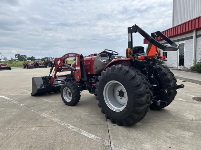 Image of Case IH Farmall 40A equipment image 4