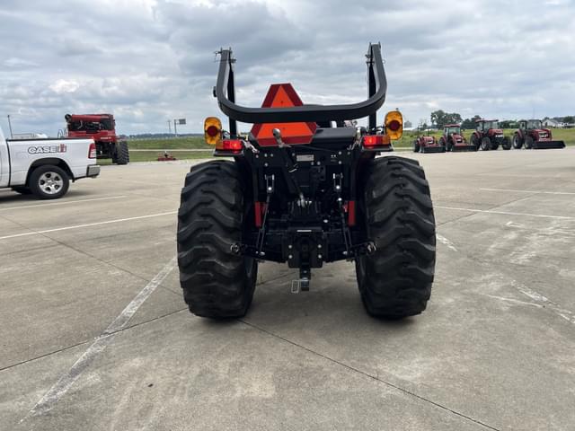 Image of Case IH Farmall 40A equipment image 3