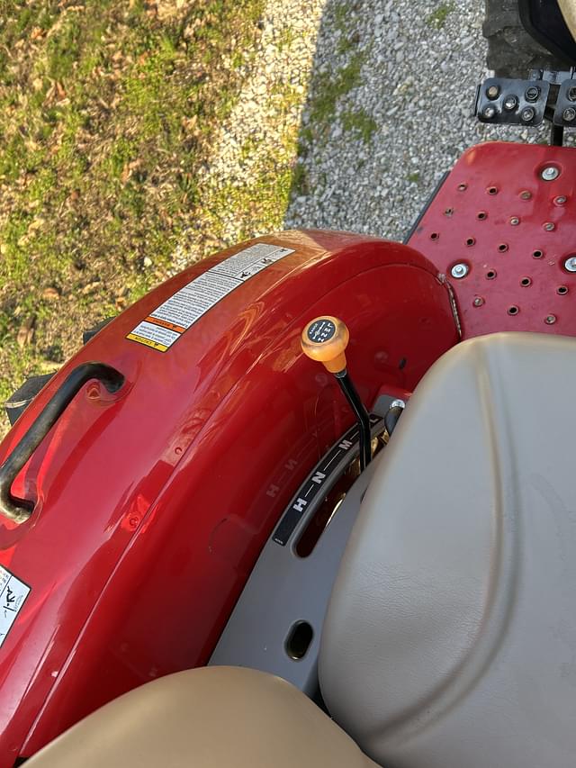 Image of Case IH Farmall 40A equipment image 2