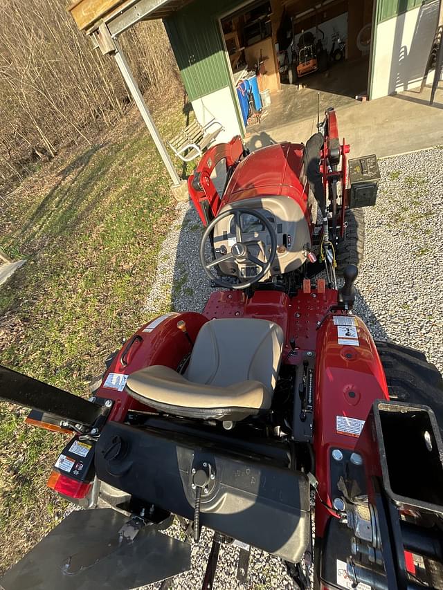Image of Case IH Farmall 40A equipment image 3