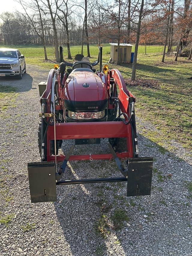 Image of Case IH Farmall 40A equipment image 4