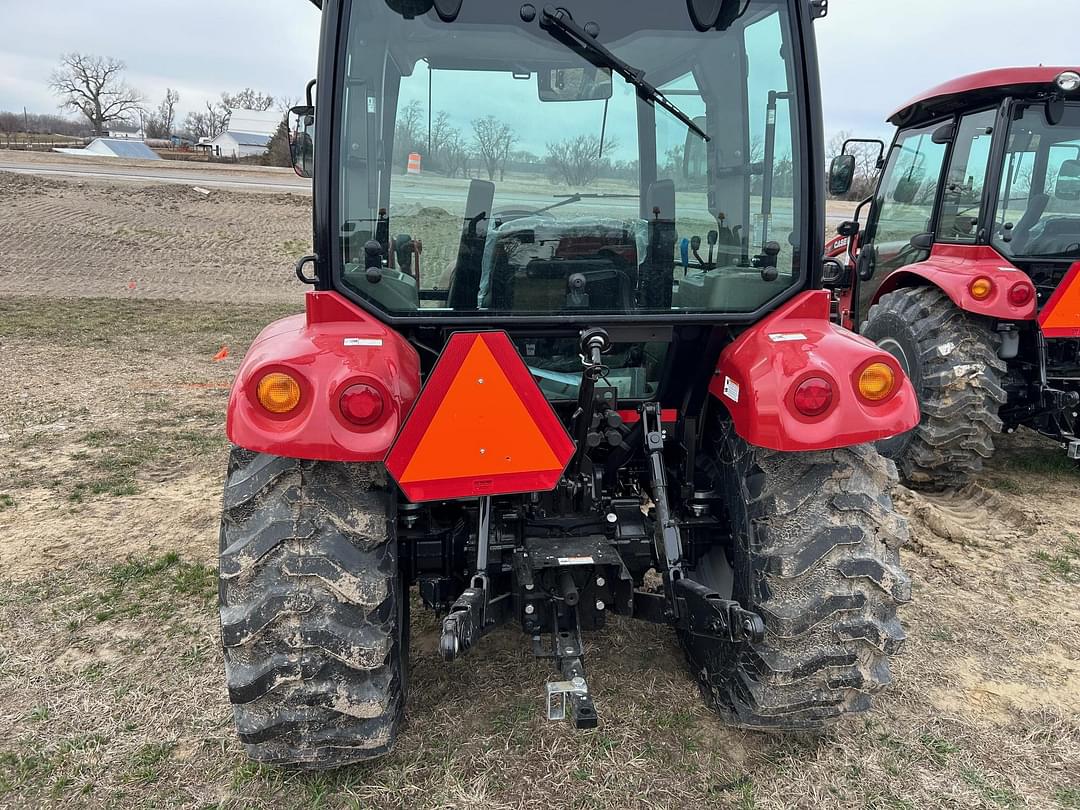 Image of Case IH Farmall 40C Image 1