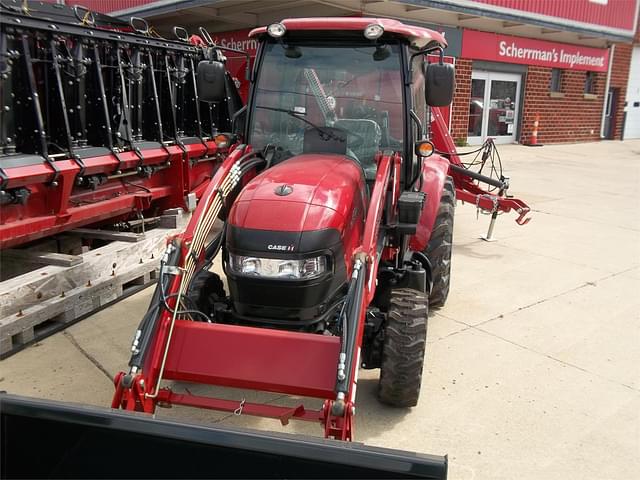 Image of Case IH Farmall 40C equipment image 1