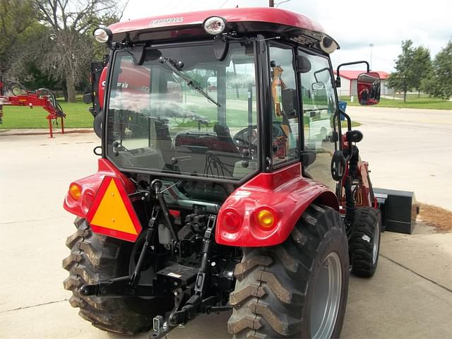 Image of Case IH Farmall 40C equipment image 3