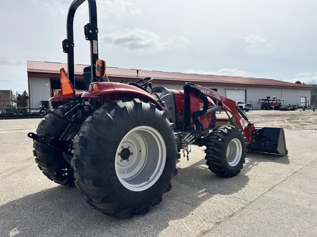 Image of Case IH Farmall 45C equipment image 3