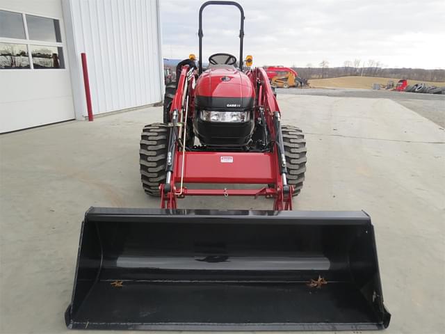 Image of Case IH Farmall 45C equipment image 4