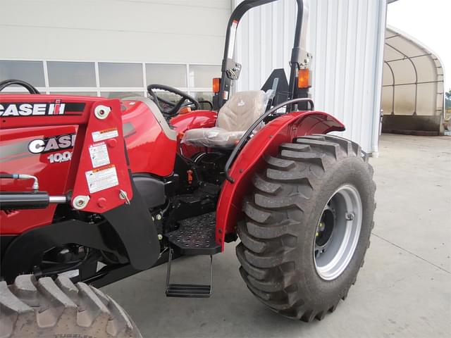 Image of Case IH Farmall 60A equipment image 1