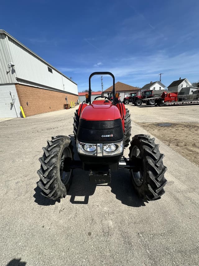Image of Case IH Farmall 60A equipment image 4