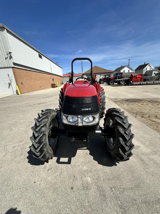 Image of Case IH Farmall 60A equipment image 4