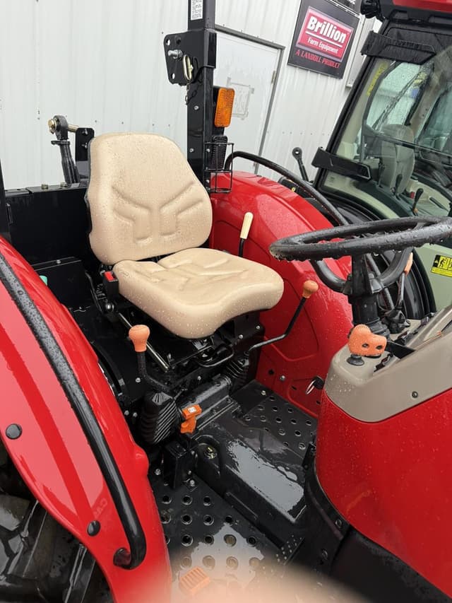 Image of Case IH Farmall 70A equipment image 4