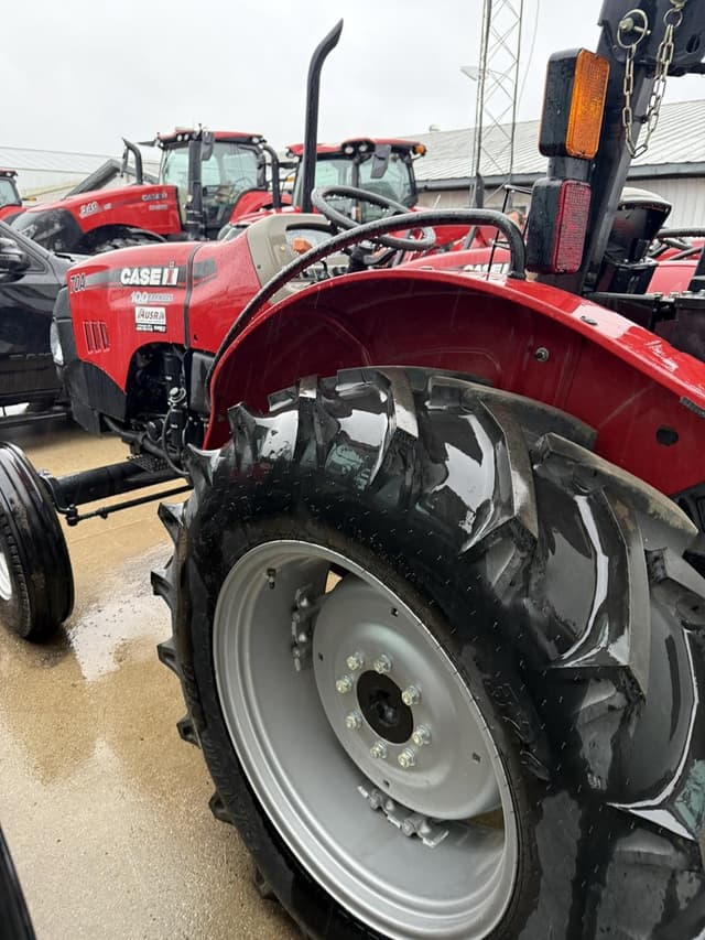 Image of Case IH Farmall 70A equipment image 1