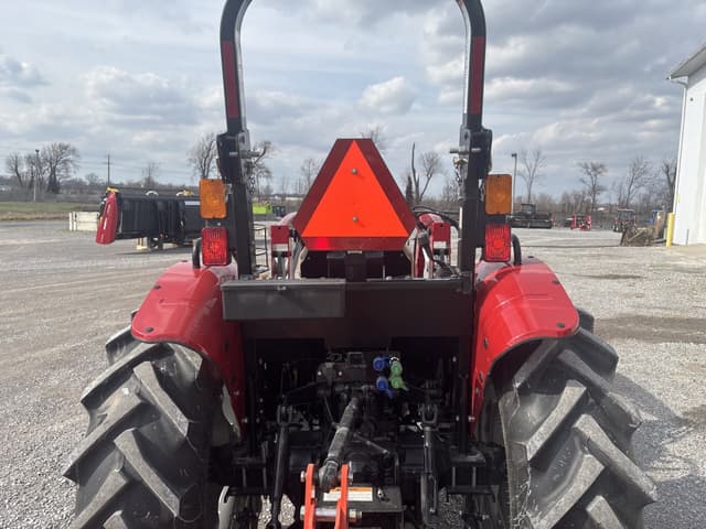 Image of Case IH Farmall 70A equipment image 4