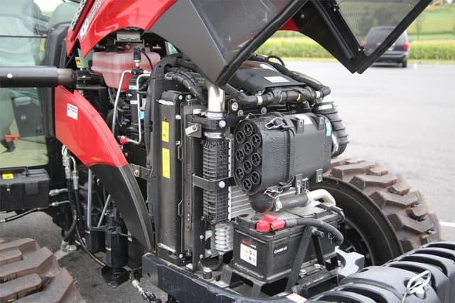 Image of Case IH Farmall 75A equipment image 4