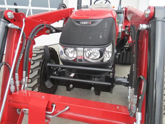 Image of Case IH Farmall 75A equipment image 4