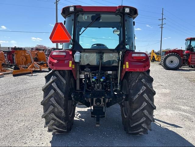 Image of Case IH Farmall 75C equipment image 3