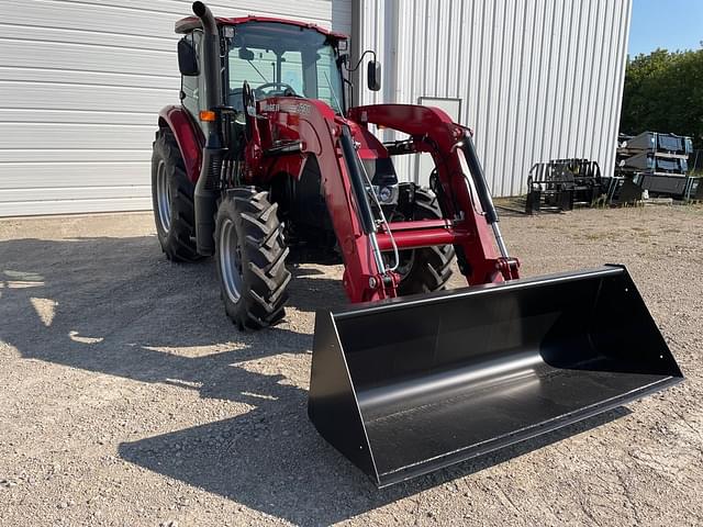 Image of Case IH Farmall 90C equipment image 2