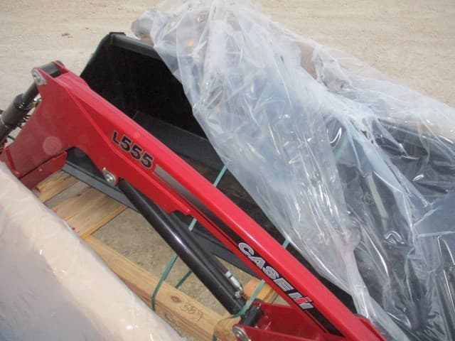 Image of Case IH L555 equipment image 2