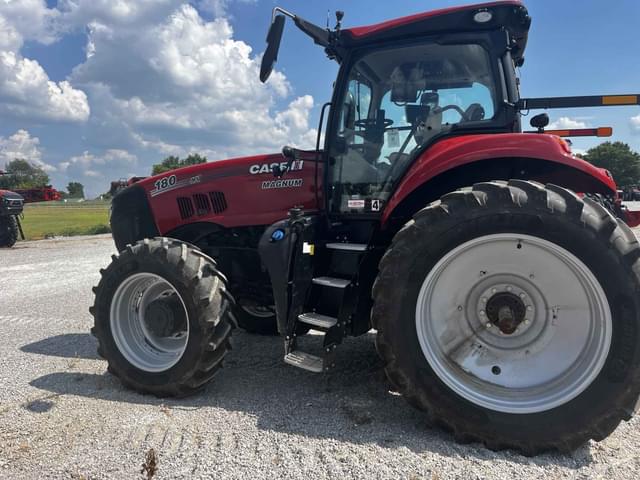 Image of Case IH Magnum 180 equipment image 4
