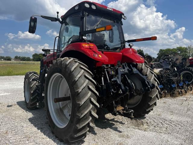 Image of Case IH Magnum 180 equipment image 3