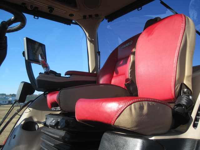 Image of Case IH Magnum 180 equipment image 3