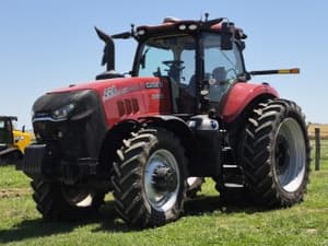 2024 Case IH Magnum 220 Image