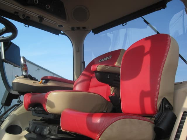 Image of Case IH Magnum 240 equipment image 3