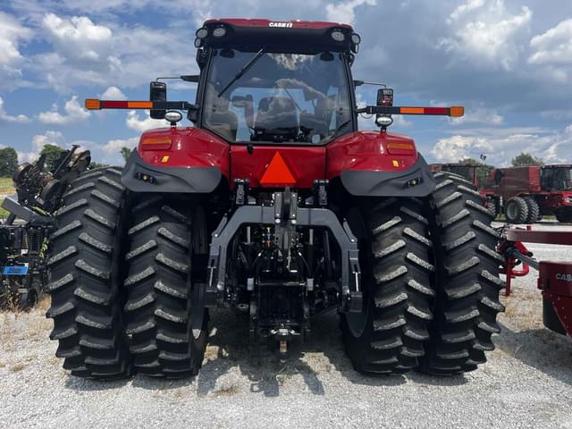 Image of Case IH Magnum 340 equipment image 4