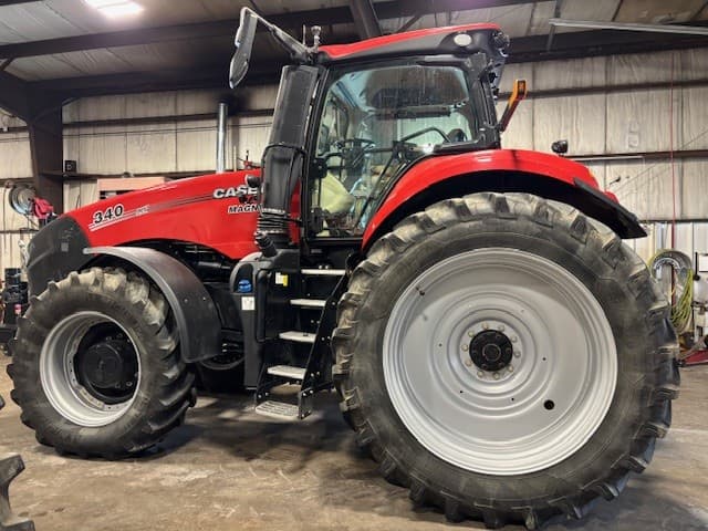 Image of Case IH Magnum 340 equipment image 2