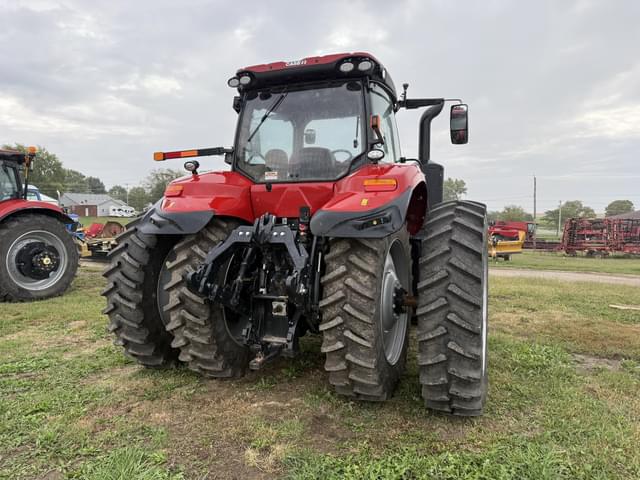 Image of Case IH Magnum 220 equipment image 4