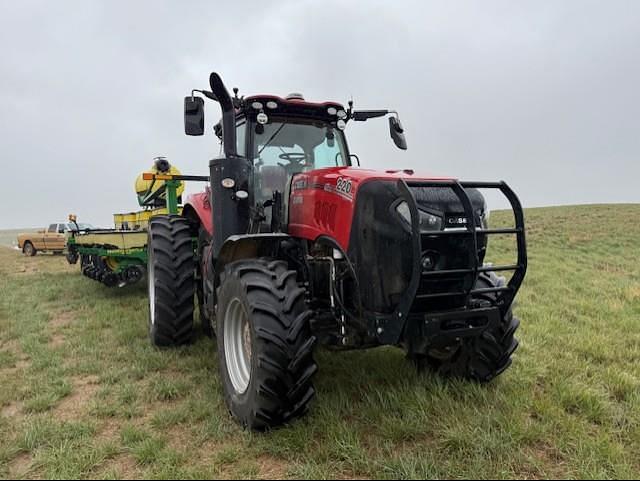 Image of Case IH Magnum 220 equipment image 4