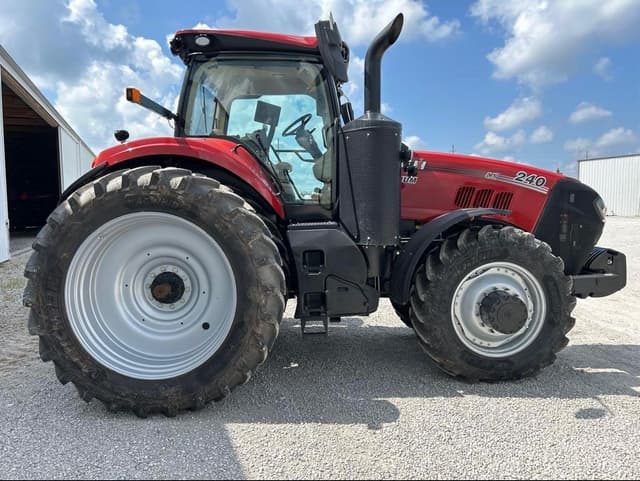 Image of Case IH Magnum 240 equipment image 1