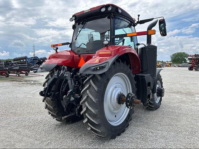 Image of Case IH Magnum 240 equipment image 2