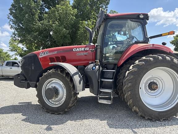 Image of Case IH Magnum 240 equipment image 1