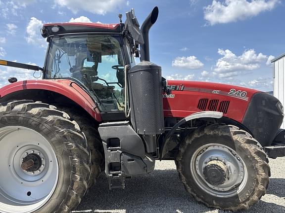 Image of Case IH Magnum 240 equipment image 2