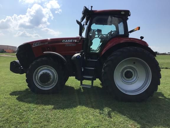 Image of Case IH Magnum 240 equipment image 4
