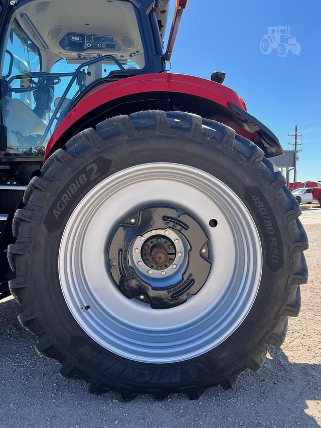 Image of Case IH Magnum 250 equipment image 4