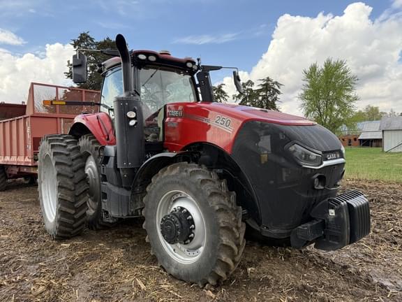 Image of Case IH Magnum 250 equipment image 2