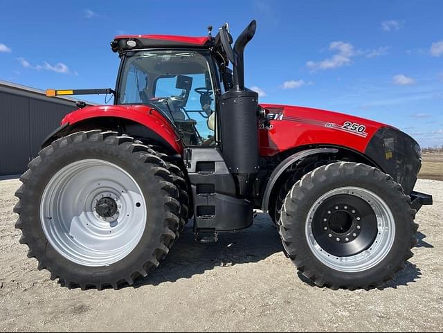 Image of Case IH Magnum 250 equipment image 1