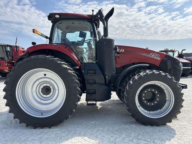 Image of Case IH Magnum 250 equipment image 1