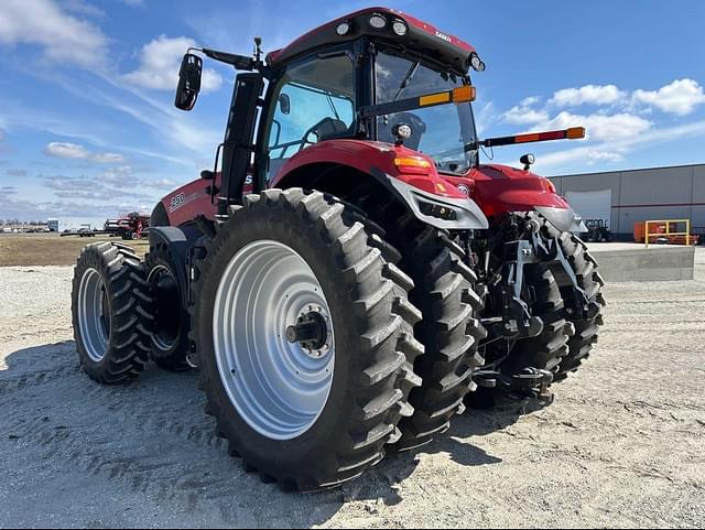 Image of Case IH Magnum 250 equipment image 4