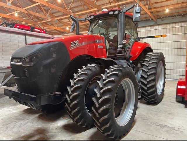 Image of Case IH Magnum 250 equipment image 2