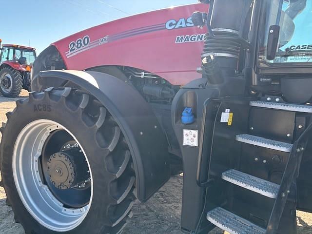 Image of Case IH Magnum 280 equipment image 3