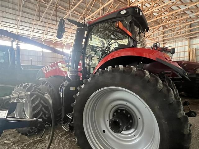 Image of Case IH Magnum 310 equipment image 2
