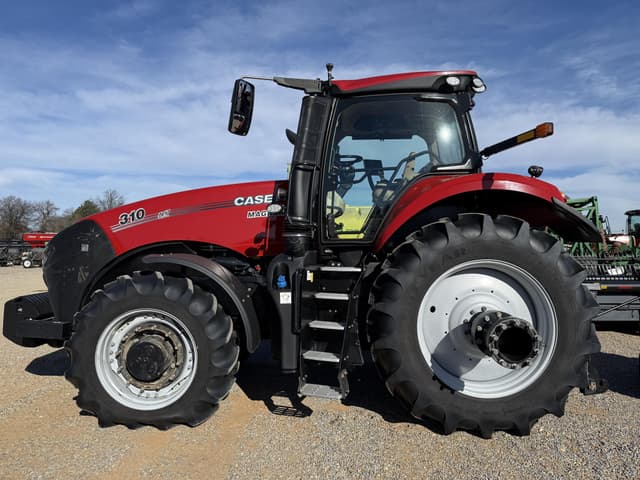 Image of Case IH Magnum 310 equipment image 3