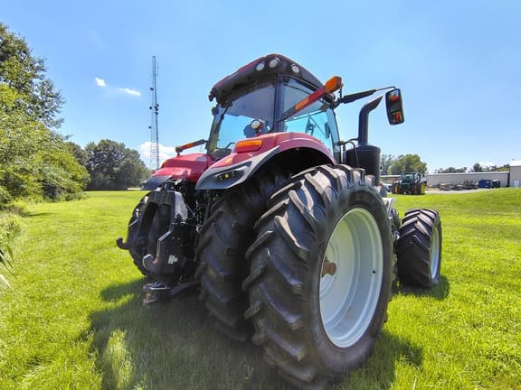 Image of Case IH Magnum 310 equipment image 4