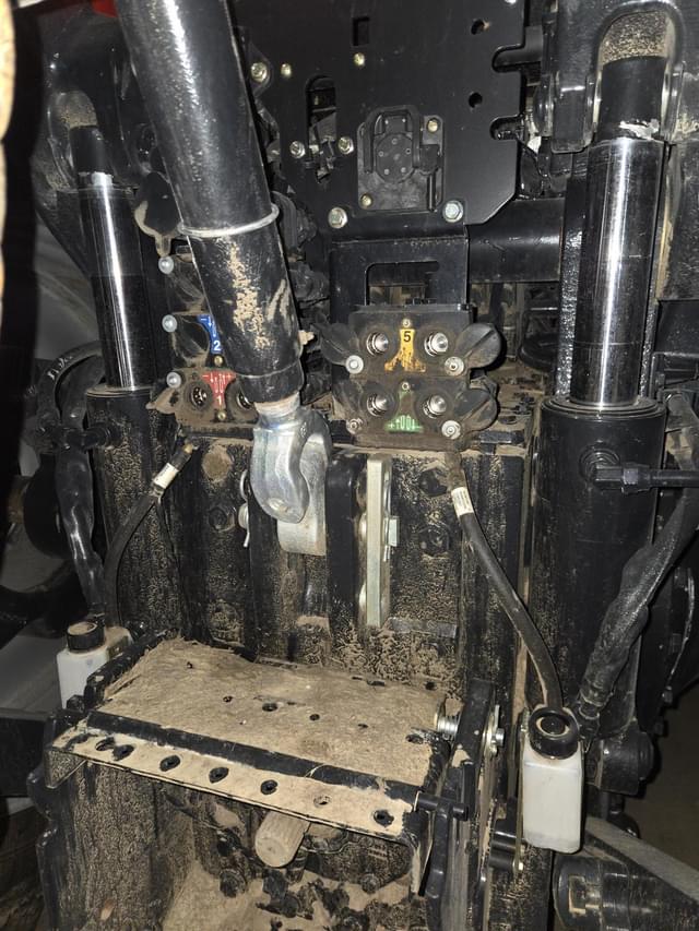 Image of Case IH Magnum 310 equipment image 4