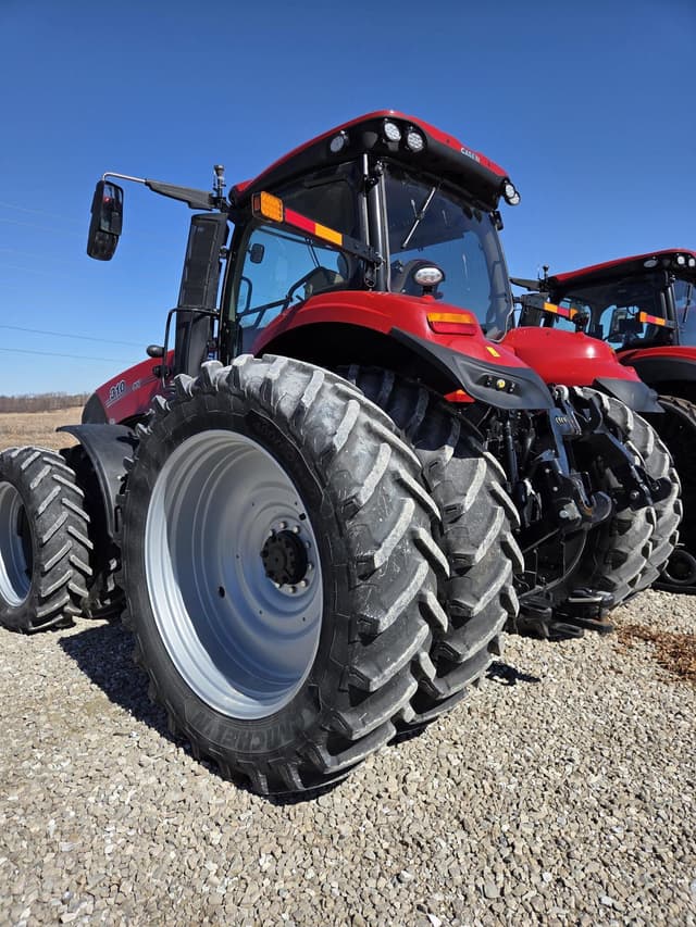 Image of Case IH Magnum 310 equipment image 4
