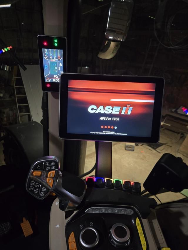 Image of Case IH Magnum 310 equipment image 3