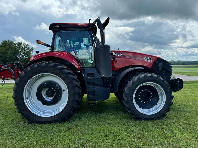 Image of Case IH Magnum 310 equipment image 1