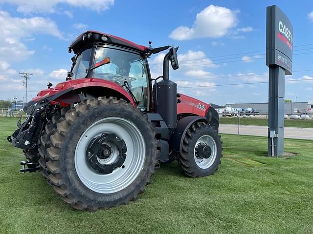 Image of Case IH Magnum 310 equipment image 2